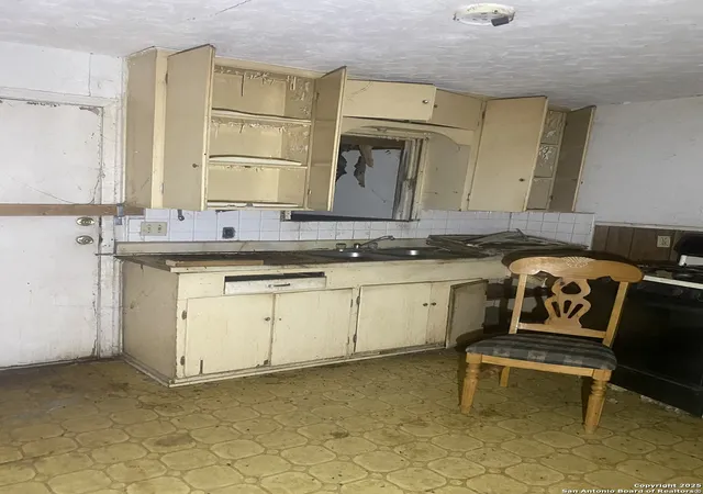 2nd image of 112 Bargas, San Antonio, TX 78210 | MLS# 1968467