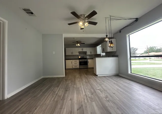 2nd image of 2930 W Ashby, San Antonio, TX 78228 | MLS# 1968470