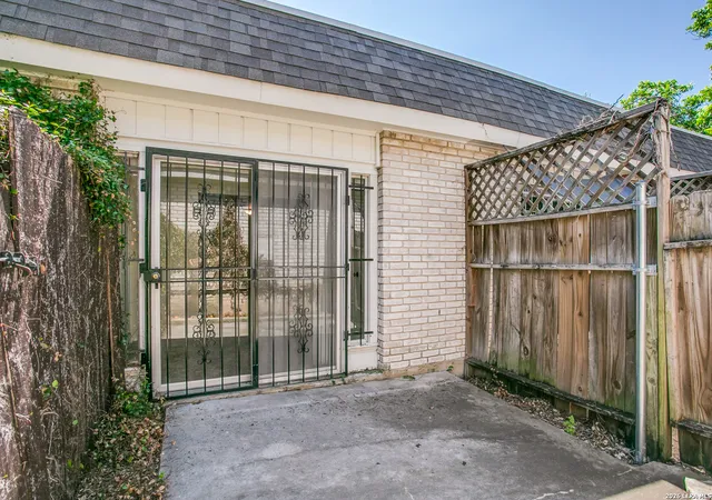 2nd image of 1430 Nacogdoches Rd, San Antonio, TX 78209