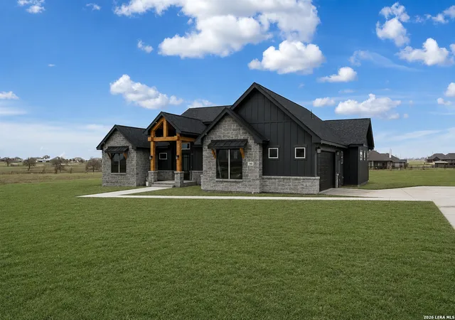 2nd image of 108 Pioneer Dr, La Vernia, TX 78121 | MLS# 1968609