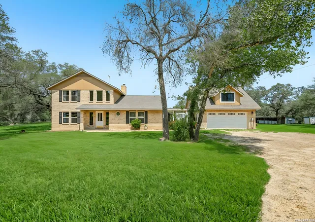Homes for sale in Floresville, TX | 1922 Virginia Ln, Floresville, TX 78114 | MLS# 1968610
