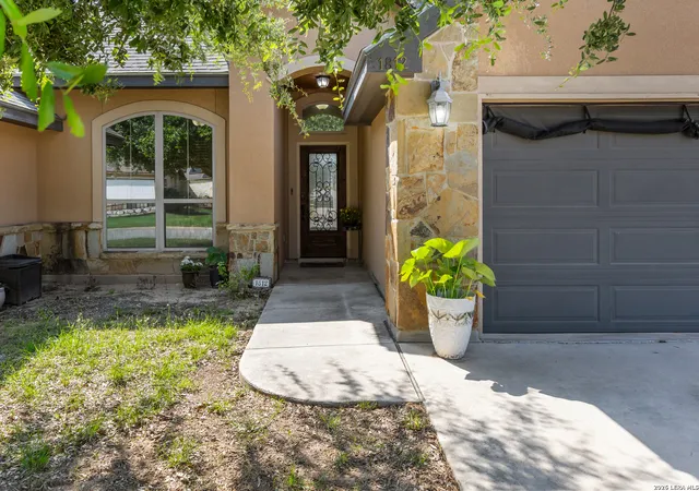 Photo 3 of Single family home for sale at 1812 Wandering Trail, Pleasanton, TX 78064 | MLS# 1968667 | Listing updated on 2026-08-25
