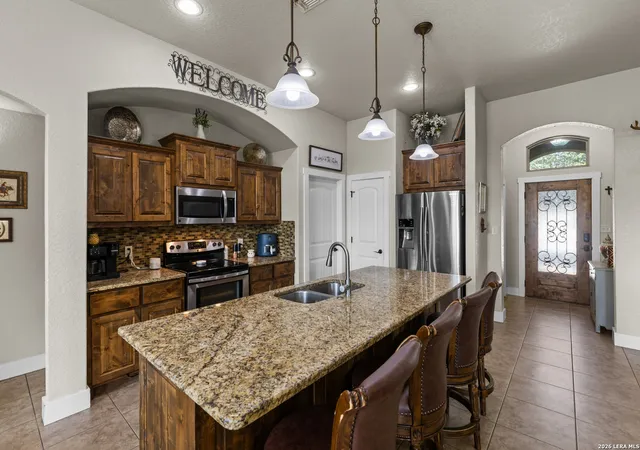 Photo 4 of Single family home for sale at 1812 Wandering Trail, Pleasanton, TX 78064 | MLS# 1968667 | Listing updated on 2026-08-25