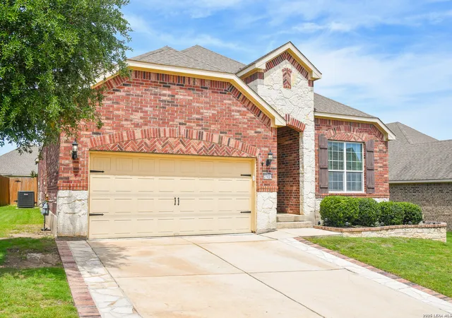 Photo 3 of Sale Pending at 27419 Valle Blf, Boerne, TX 78015 | MLS# 1968675 | Listing updated on 2026-08-18