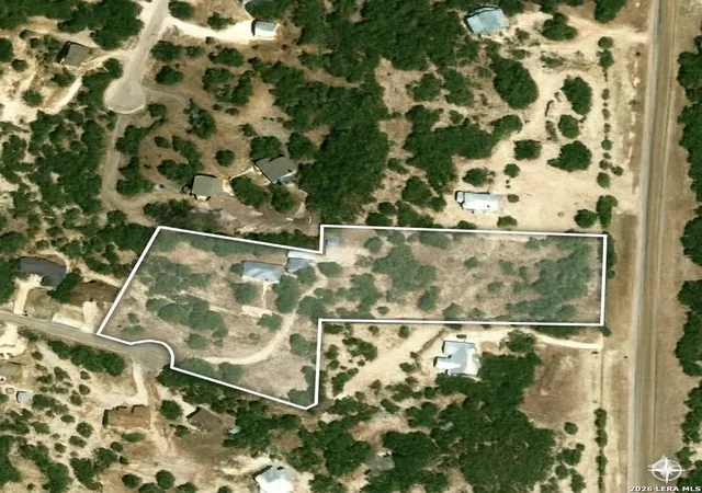 Photo 3 of Single family home for sale at 205 Cody Ct, Canyon Lake, TX 78133 | MLS# 1968728 | Listing updated on 2026-09-01