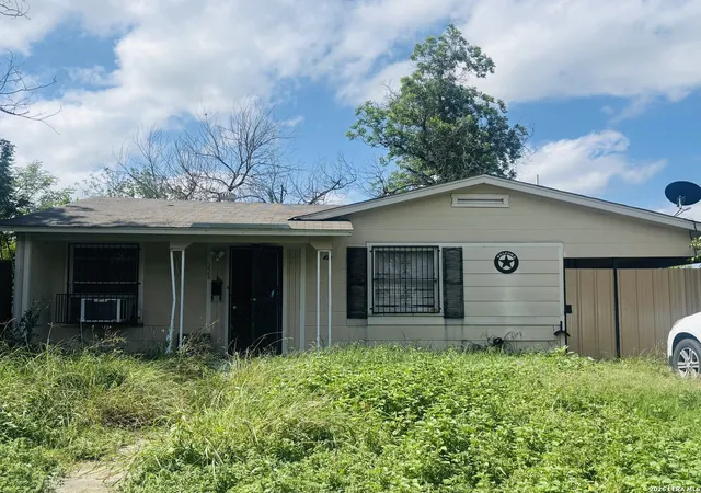 Photo 3 of Single family home for sale at 228 Sandra Dr, San Antonio, TX 78223 | MLS# 1968739 | Listing updated on 2026-06-15