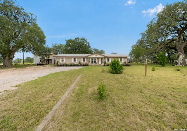 3rd image of 1081 County Road 773, Devine, TX 78016 | MLS# 1968795