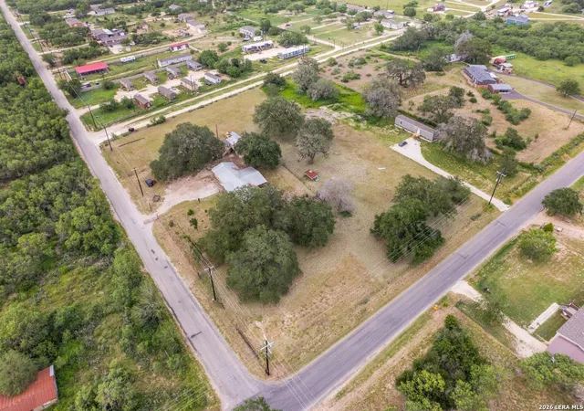 4th image of 1081 County Road 773, Devine, TX 78016 | MLS# 1968795