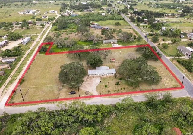 5th image of 1081 County Road 773, Devine, TX 78016 | MLS# 1968795