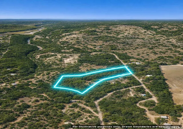 3rd image of 1321 Brushy Creek Dr, Lakehills, TX 78063 | MLS# 1968895