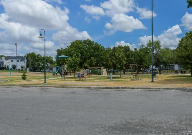 33rd image of 1932 W Huisache Ave, San Antonio, TX 78201 | MLS# 1968905