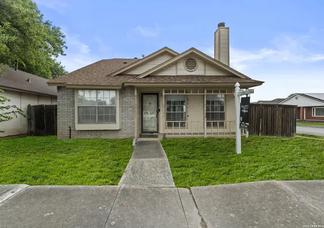 2nd image of 702 Garden Meadow Dr, Universal City, TX 78148 | MLS# 1968945
