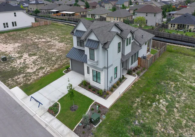 Photo 4 of Single family home for sale at 972 Nolte Bend, Seguin, TX 78155 | MLS# 1969046 | Listing updated on 2026-09-17