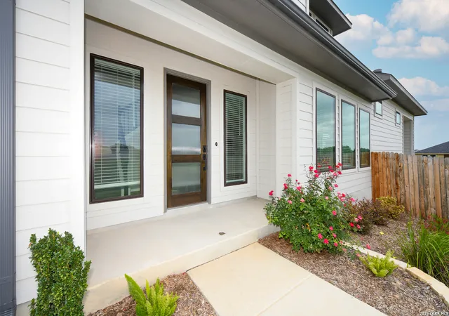 Photo 1 of Single family home for sale at 972 Nolte Bend, Seguin, TX 78155 | MLS# 1969046 | Listing updated on 2026-09-17