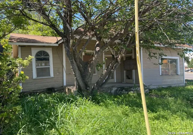 Photo 3 of Single family home for sale at 718 W Baylor, San Antonio, TX 78204 | MLS# 1969047 | Listing updated on 2026-09-02