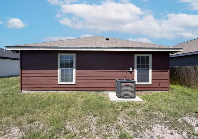 Photo 4 of Single family home for sale at 514 Wilchester St, San Antonio, TX 78220 | MLS# 1969119 | Listing updated on 2026-09-13