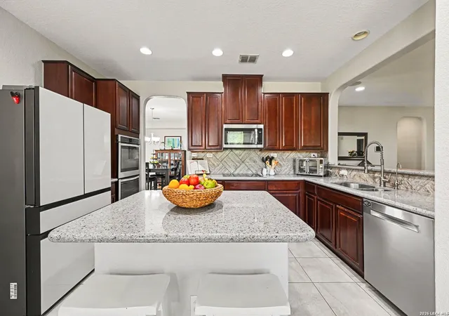 Photo 3 of Single family home for sale at 129 Rocky Path, Boerne, TX 78006 | MLS# 1969136 | Listing updated on 2026-09-14