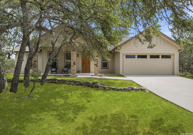Photo 2 of Single family home for sale at 111 Swallow Ct, Canyon Lake, TX 78133 | MLS# 1969161 | Listing updated on 2026-09-01