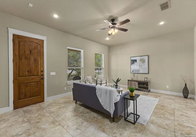 Photo 4 of Single family home for sale at 111 Swallow Ct, Canyon Lake, TX 78133 | MLS# 1969161 | Listing updated on 2026-09-01
