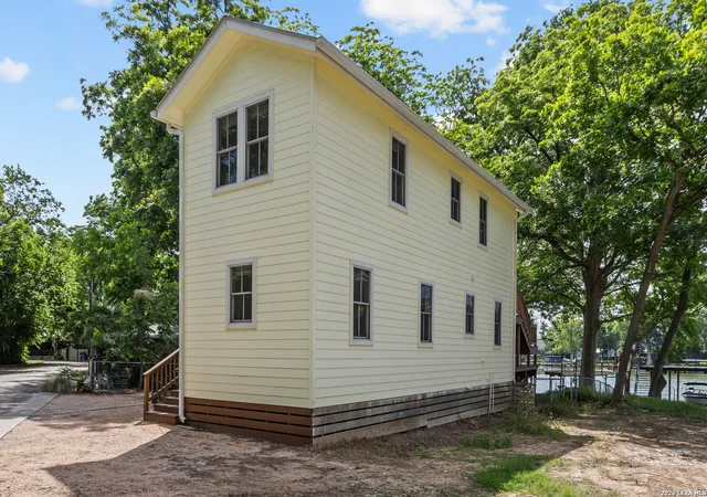 2nd image of 157 Lake Bnd, Mc Queeney, TX 78123 | MLS# 1969189