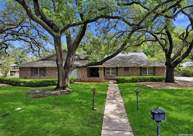 Photo 3 of Sale Pending at 105 Cobblestone, Castle Hills, TX 78213 | MLS# 1969209 | Listing updated on 2026-08-06