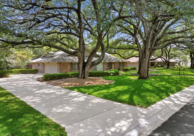 Homes for sale in Castle Hills, TX | 105 Cobblestone, Castle Hills, TX 78213 | MLS# 1969209