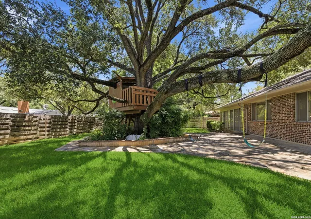 Photo 3 of Sale Pending at 105 Cobblestone, Castle Hills, TX 78213 | MLS# 1969209 | Listing updated on 2026-08-06