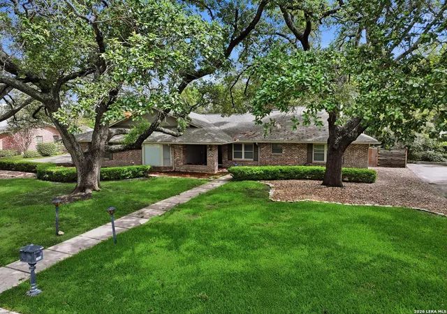 Homes for sale in Castle Hills, TX | 105 Cobblestone, Castle Hills, TX 78213 | MLS# 1969209