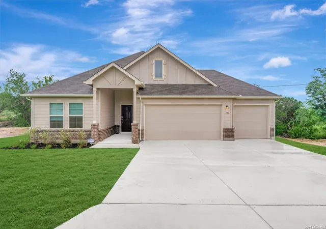 Homes for sale in Floresville, TX | 117 Greeley Dr, Floresville, TX 78114 | MLS# 1969264