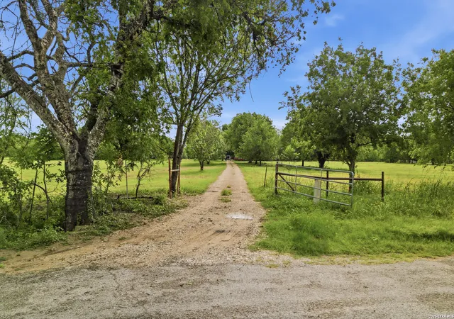 2nd image of 1301 Sea Willow, Marion, TX 78124 | MLS# 1969318