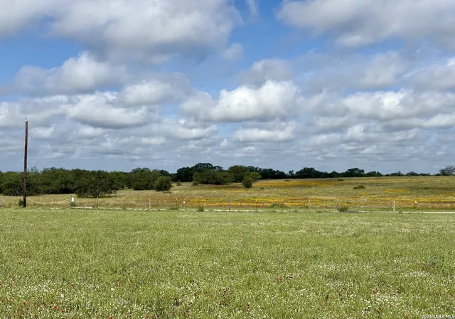 3rd image of 165 Sanctuary Ln, Von Ormy, TX 78073 | MLS# 1969375