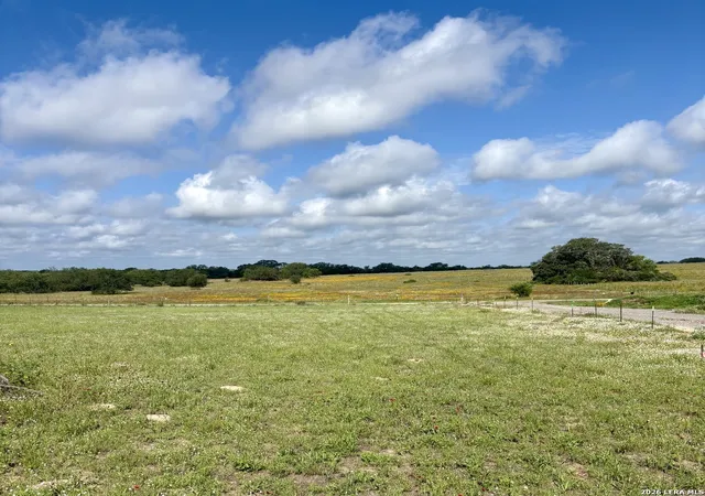 8th image of 165 Sanctuary Ln, Von Ormy, TX 78073 | MLS# 1969375