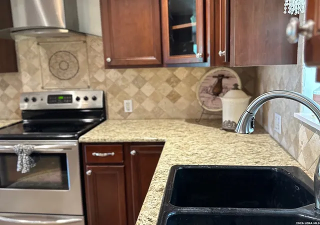 5th image of 5147 Star Trek Dr, Beeville, TX 78102 | MLS# 1969437