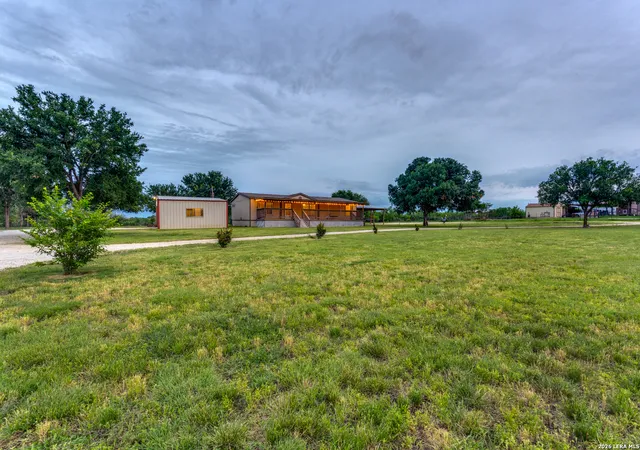 5th image of 337 Dewey Ln, Seguin, TX 78155 | MLS# 1969624