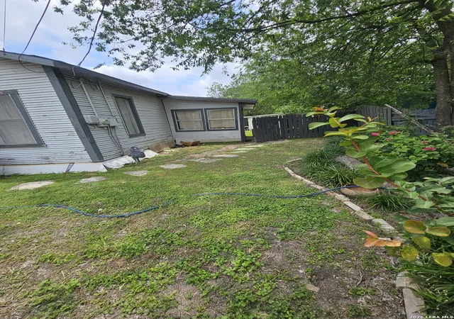 Photo 4 of Single family home for sale at 2318 W Poplar St, San Antonio, TX 78207 | MLS# 1969634 | Listing updated on 2026-07-05