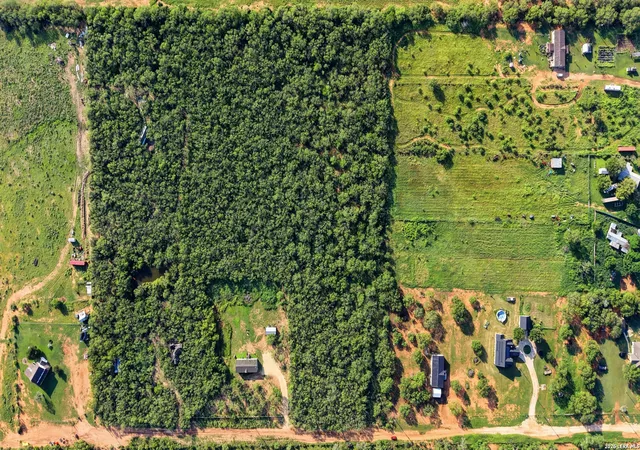 3rd image of 162 Pr Heavens Ln, Jourdanton, TX 78026 | MLS# 1969655