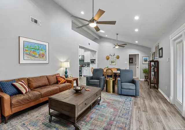 Homes for sale in San Antonio, TX | 7306 Robin Rest Dr, San Antonio, TX 78209 | MLS# 1969685