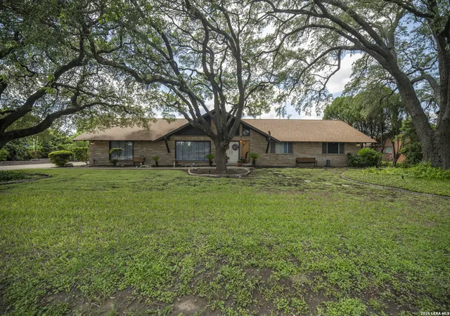 Photo 3 of Single family home for sale at 101 Glentower Dr, San Antonio, TX 78213 | MLS# 1969696 | Listing updated on 2026-06-05