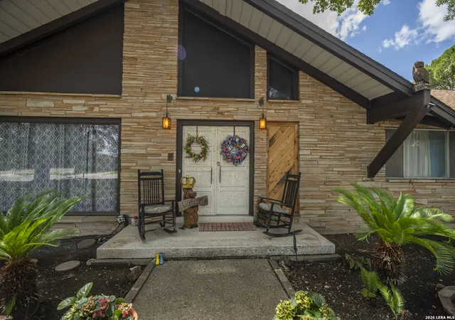 Photo 3 of Single family home for sale at 101 Glentower Dr, San Antonio, TX 78213 | MLS# 1969696 | Listing updated on 2026-06-05