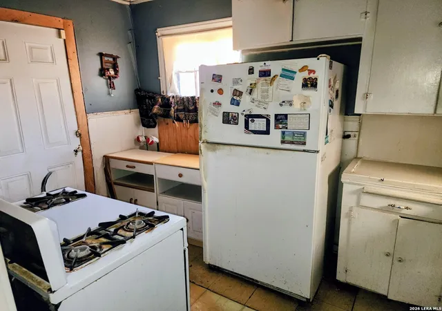 5th image of 706 W Lullwood, San Antonio, TX 78212 | MLS# 1969744