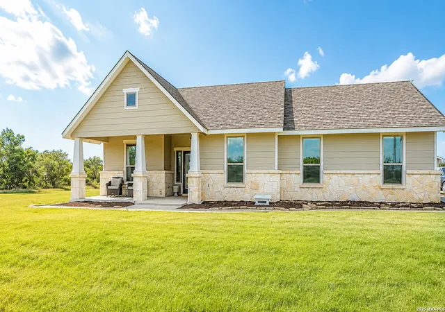 Homes for sale in Devine, TX | 3137 County Road 5710, Devine, TX 78016 | MLS# 1969765