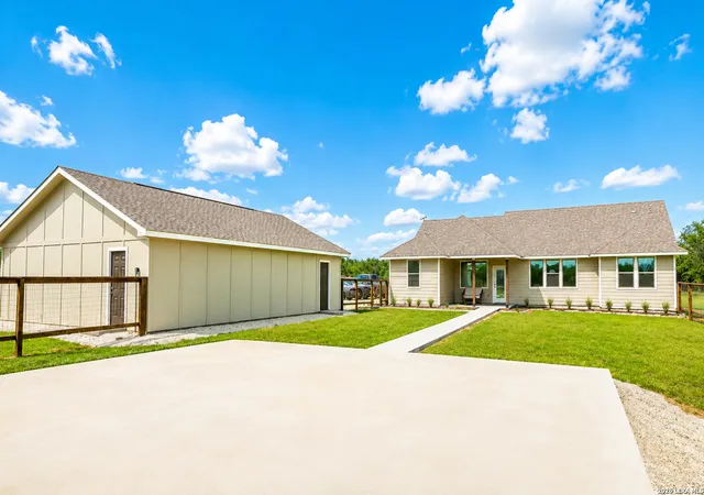 Homes for sale in Devine, TX | 3137 County Road 5710, Devine, TX 78016 | MLS# 1969765