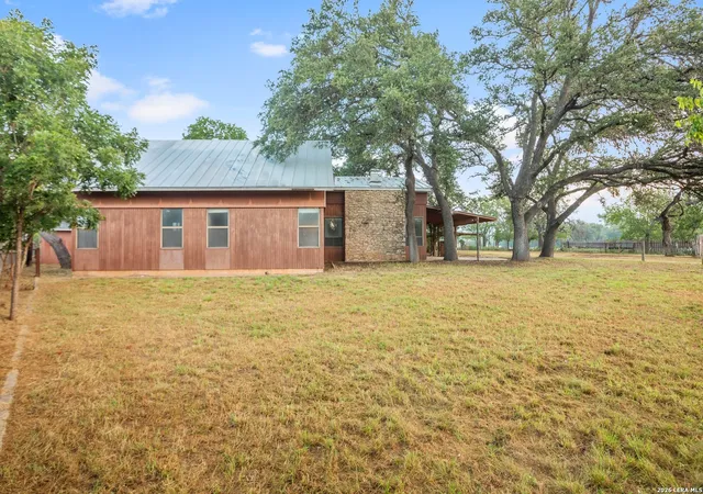 Photo 3 of Single family home for sale at 604 N Cherry St, Fredericksburg, TX 78624 | MLS# 1969855 | Listing updated on 2026-06-06