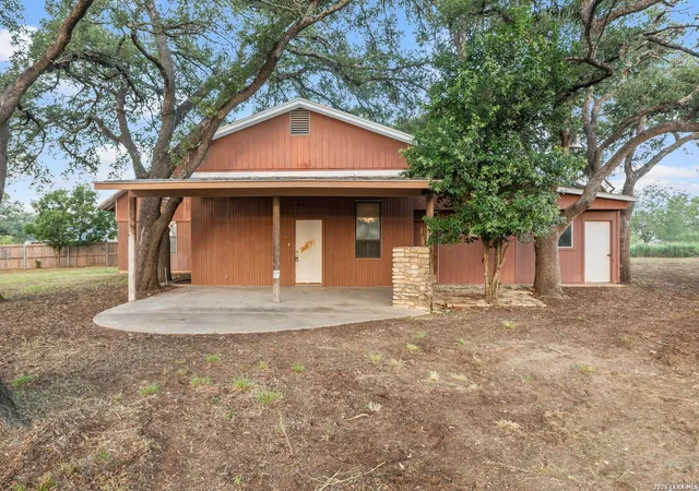 Photo 4 of Single family home for sale at 604 N Cherry St, Fredericksburg, TX 78624 | MLS# 1969855 | Listing updated on 2026-06-06