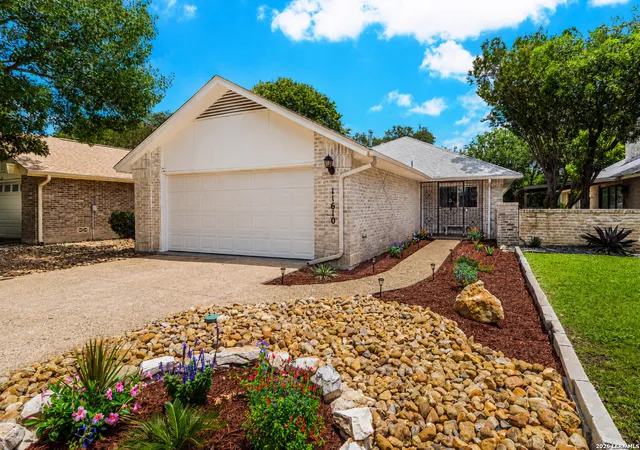 Homes for sale in San Antonio, TX | 11610 Whisper Trail St, San Antonio, TX 78230 | MLS# 1969882