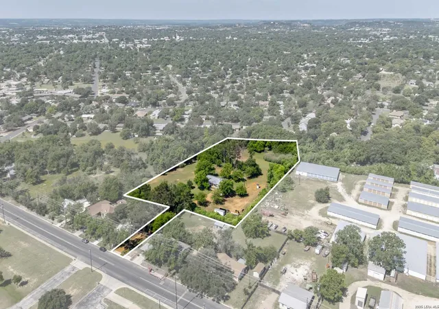19th image of 125 W Lower Crabapple Rd, Fredericksburg, TX 78624 | MLS# 1969888