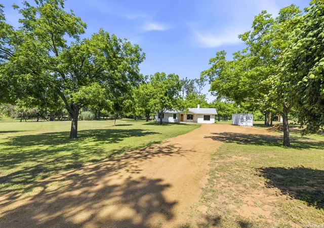 3rd image of 125 W Lower Crabapple Rd, Fredericksburg, TX 78624 | MLS# 1969888
