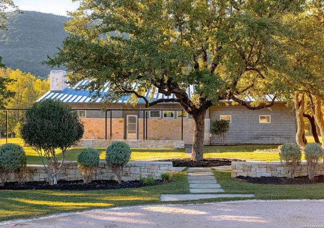 2nd image of 415 Frio Canon Trl, Leakey, TX 78873 | MLS# 1969938