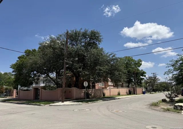 5th image of 131 E Myrtle, San Antonio, TX 78212 | MLS# 1969958