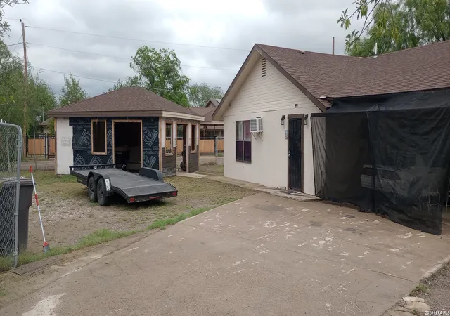 3rd image of 3294 Fresno Loop, Eagle Pass, TX 78852 | MLS# 1969970